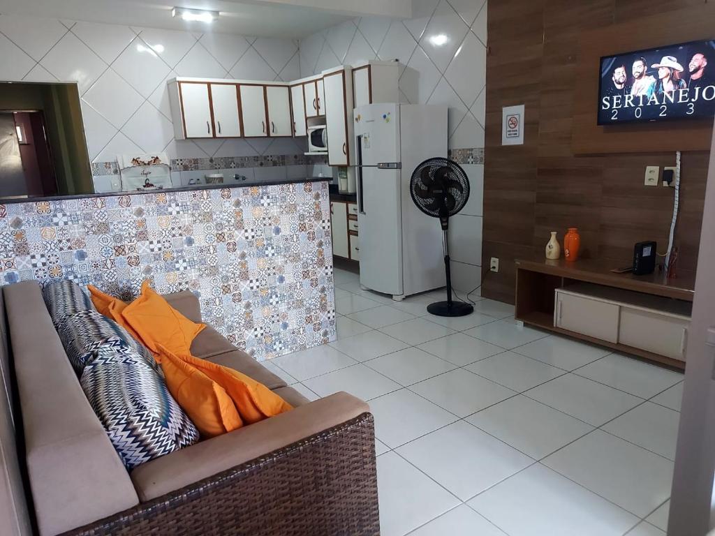Casa inteira em Fortaleza com 02 Quartos sendo 01 Suíte - Praia do Futuro
