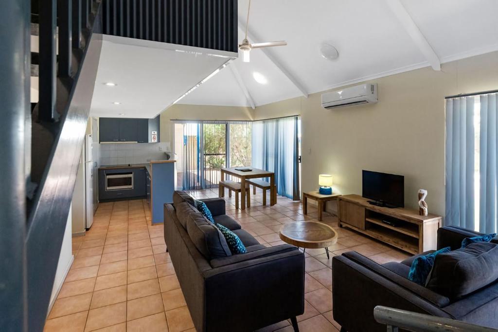 Osprey Holiday Village Unit 102