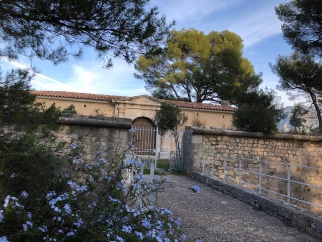 Fort "Vauban" privé sur les hauteurs de Toulon Maison trois pièces
