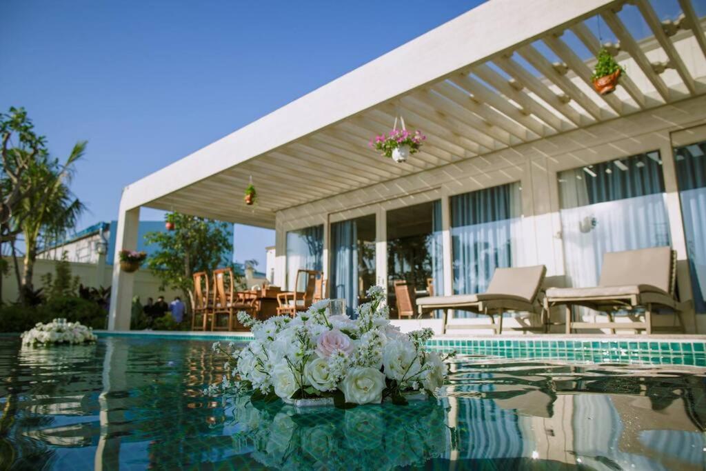 4br Villa River Deck, Pool, Bbq & Garden