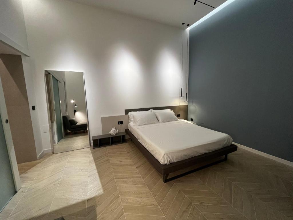 Central Suite 81