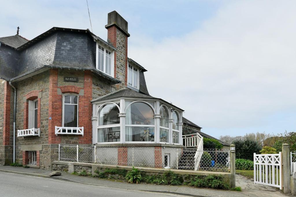 Ile Celée - Maison de caractère proche plage