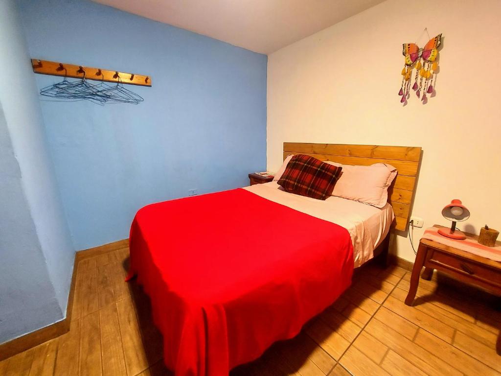 Habitación con baño privado acceso a cocina y terraza en Miraflores