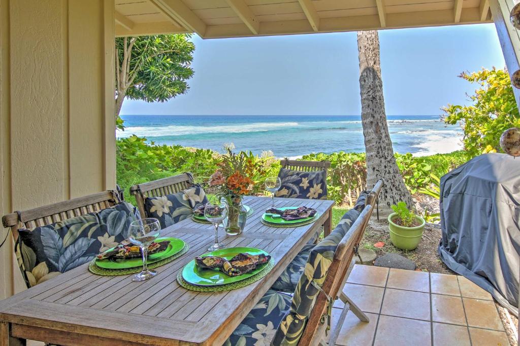Ultimate Oceanfront Townhome Located on Kona Coast