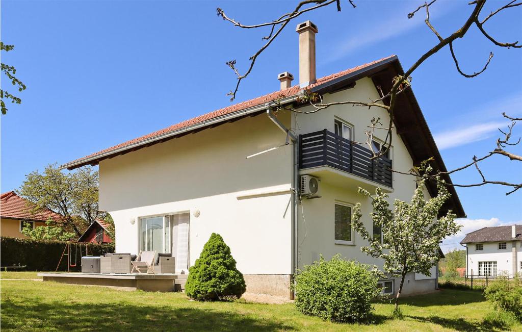 Nice Home In Donja Stubica With Jacuzzi, Wifi And 3 Bedrooms