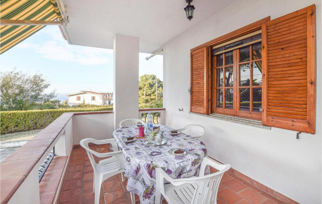 Stunning home in Zambrone with WiFi and 2 Bedrooms