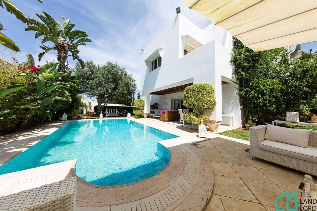 Villa de Luxe à Gammarth avec piscine