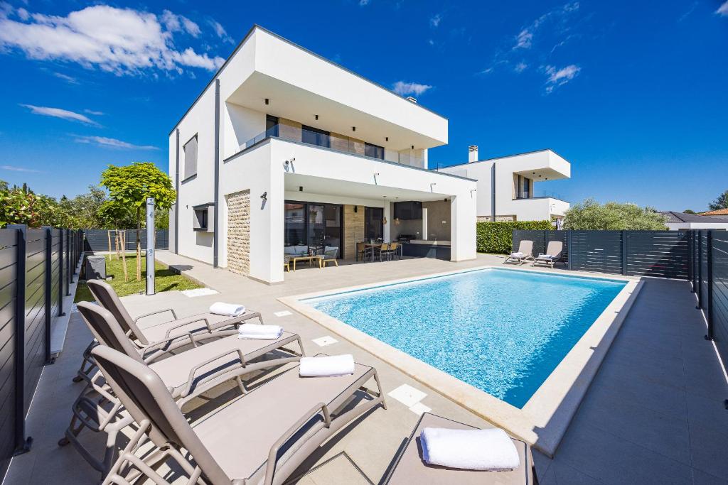 Villa Moon near the sea