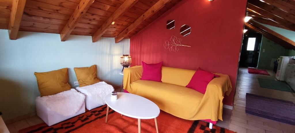 Kristi's Homes - "Beautiful Attic" in Dimitsana