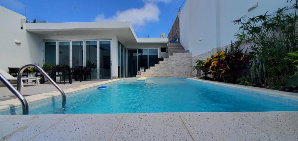 Villa Bonita! Guest House!
