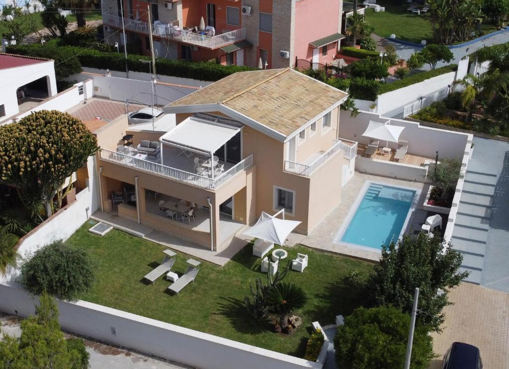 Villa Urania Bifamiliare con piscina - Stella del Mare