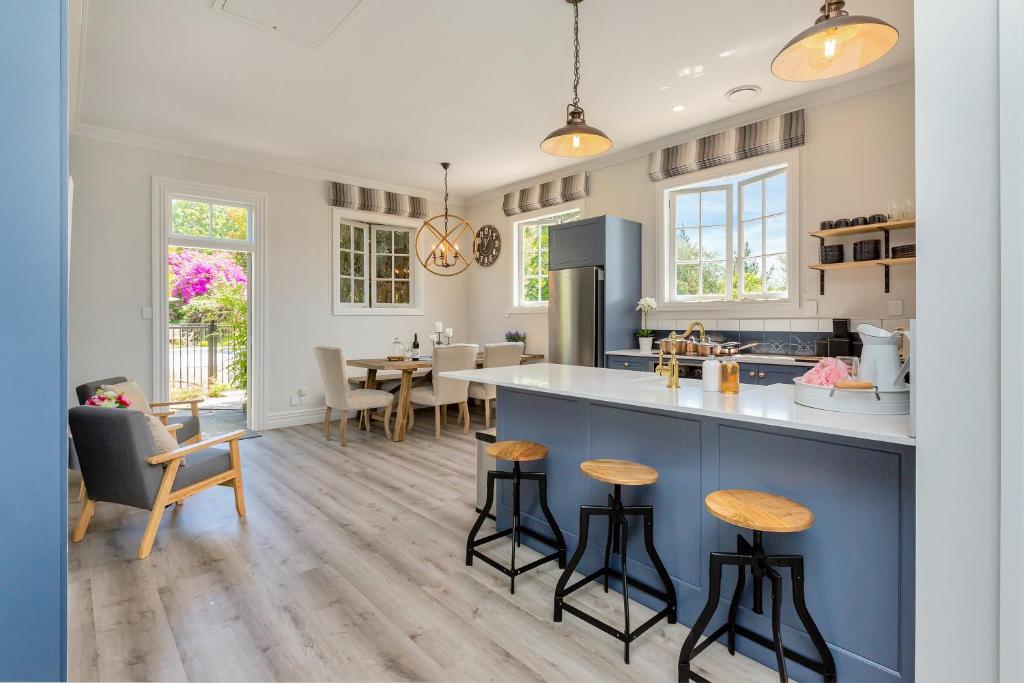 Deloraine Stone Cottage