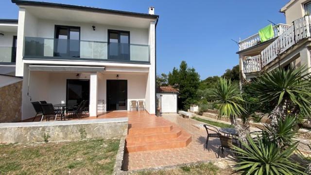 VILLA HOLIDAY