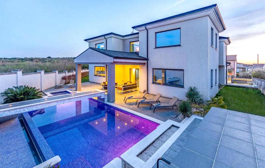 Exclusive VILLA Volme