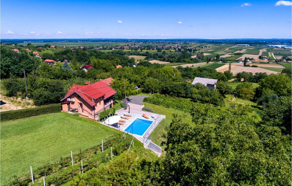 Beautiful Home In Ludbreg With Wifi, Outdoor Swimming Pool And Heated Swimming Pool