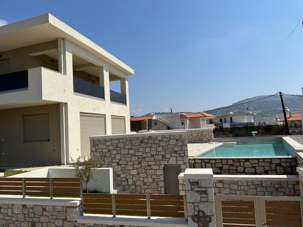 ARYVE Boutique Villa Rhodos mit Akropolis- & Meerblick