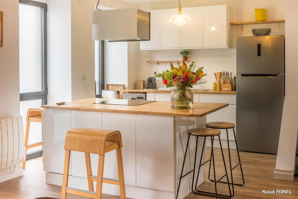 RÉF 483 LORIENT maison de ville avec terrasse jardinet