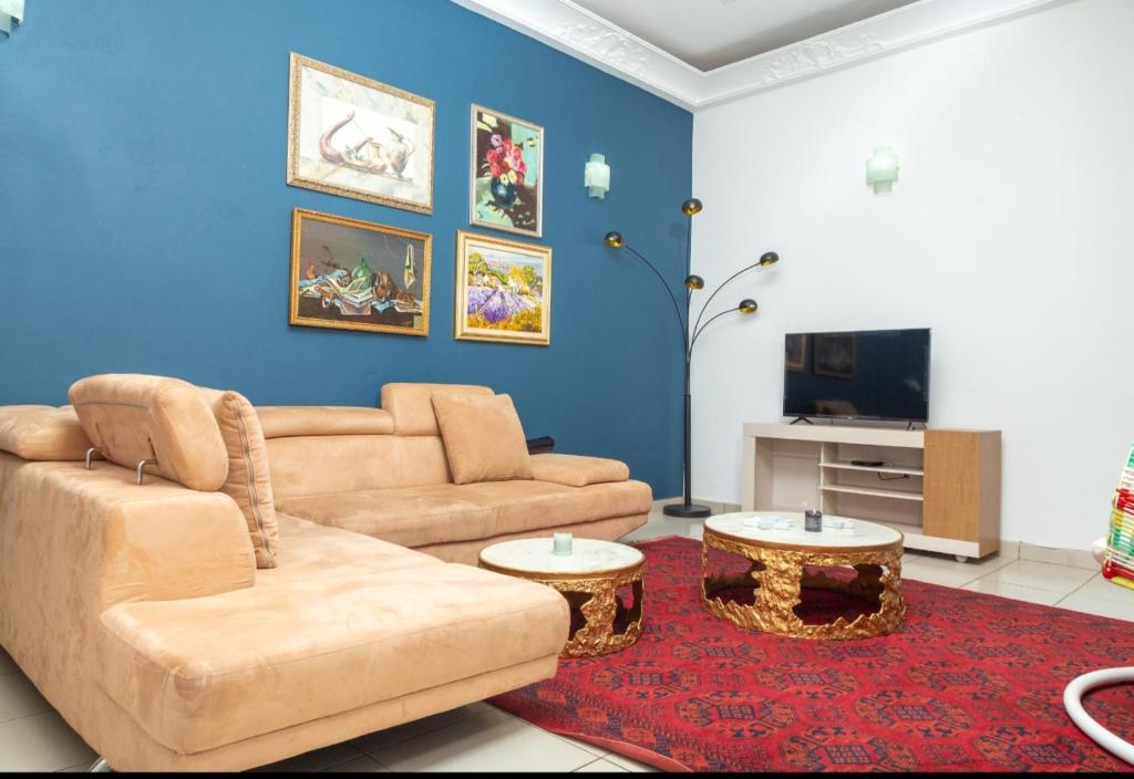 DUPLEXE HAUT STANDING centre ville Quartier Fouda