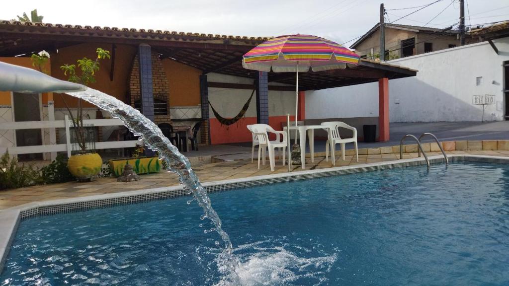 Diversão, churrasco e piscina - Praia de Ipitanga