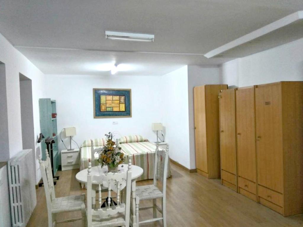 4 bedrooms house with city view and terrace at Burgos