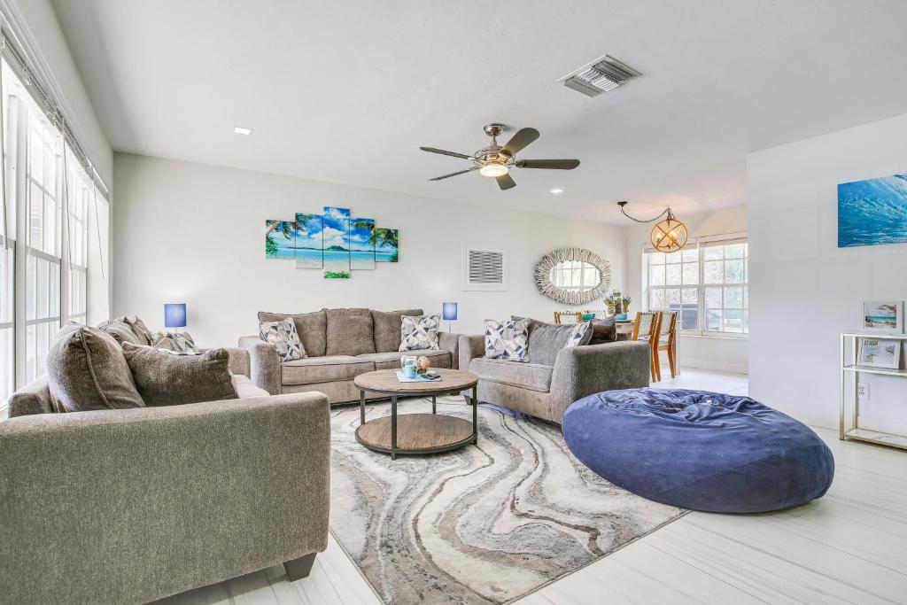Deerfield Beach Home with Gas Grill 1 Mi to Beach!