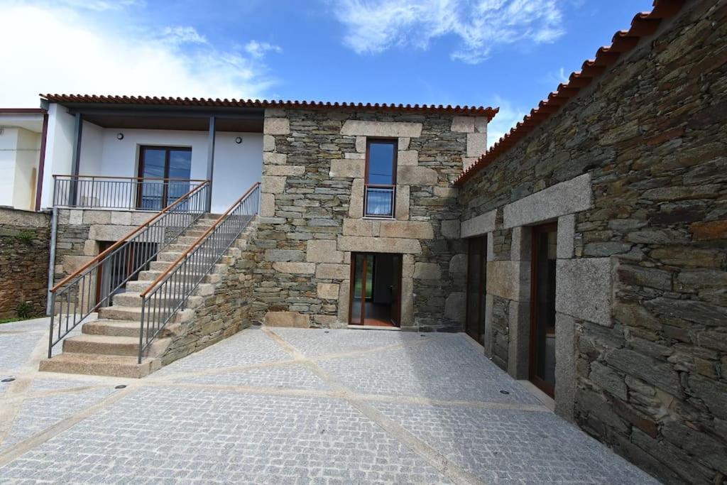 Casa de Trás-o-Muro
