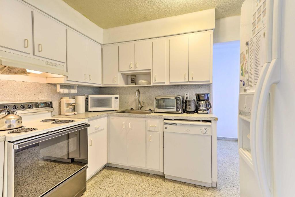 North Miami Beach Rental Near Walking Park!