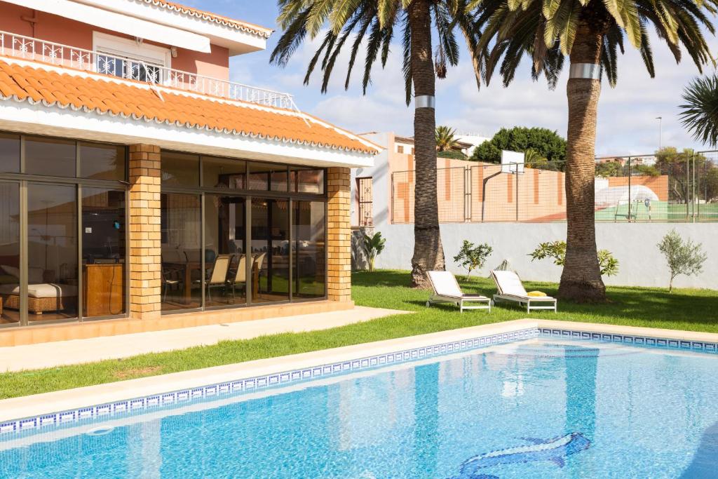 One & Only Sports and Relax Villa by Eden Rentals