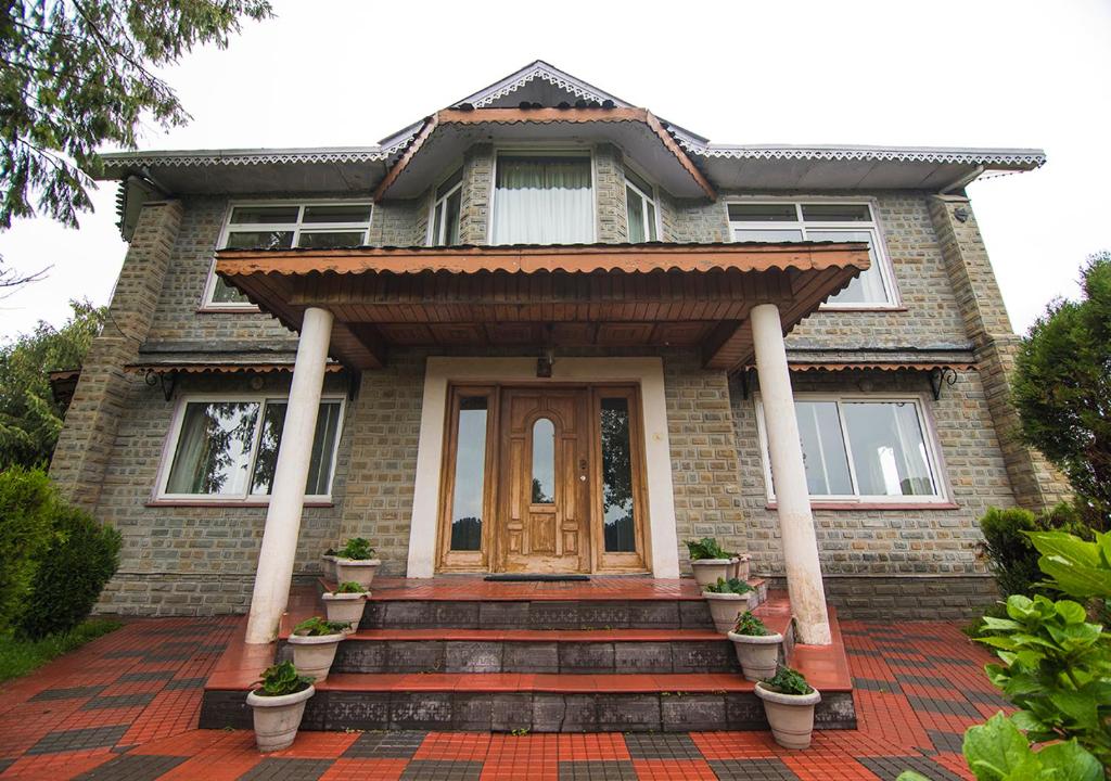 StayVista at Majestic Mountain View Villa