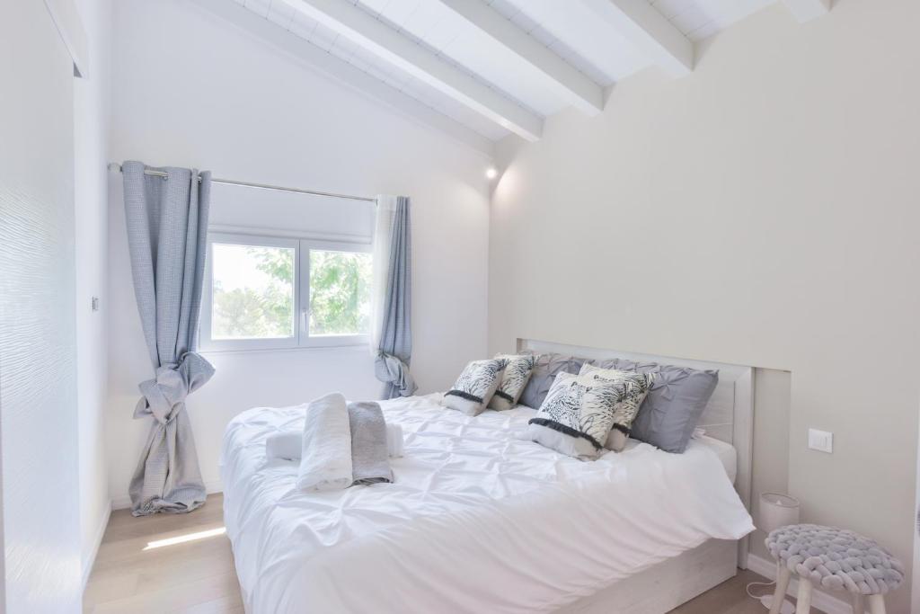 THE WHITE HOUSE BEAUSOLEIL- Monaco Border