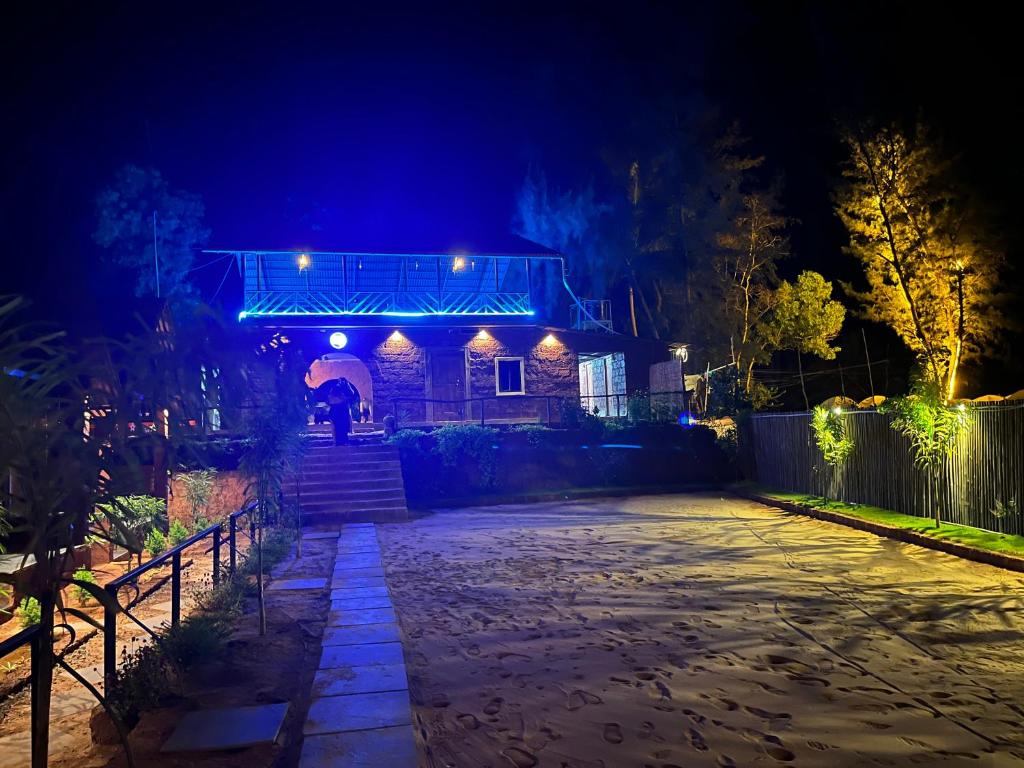 Taya Beach Front