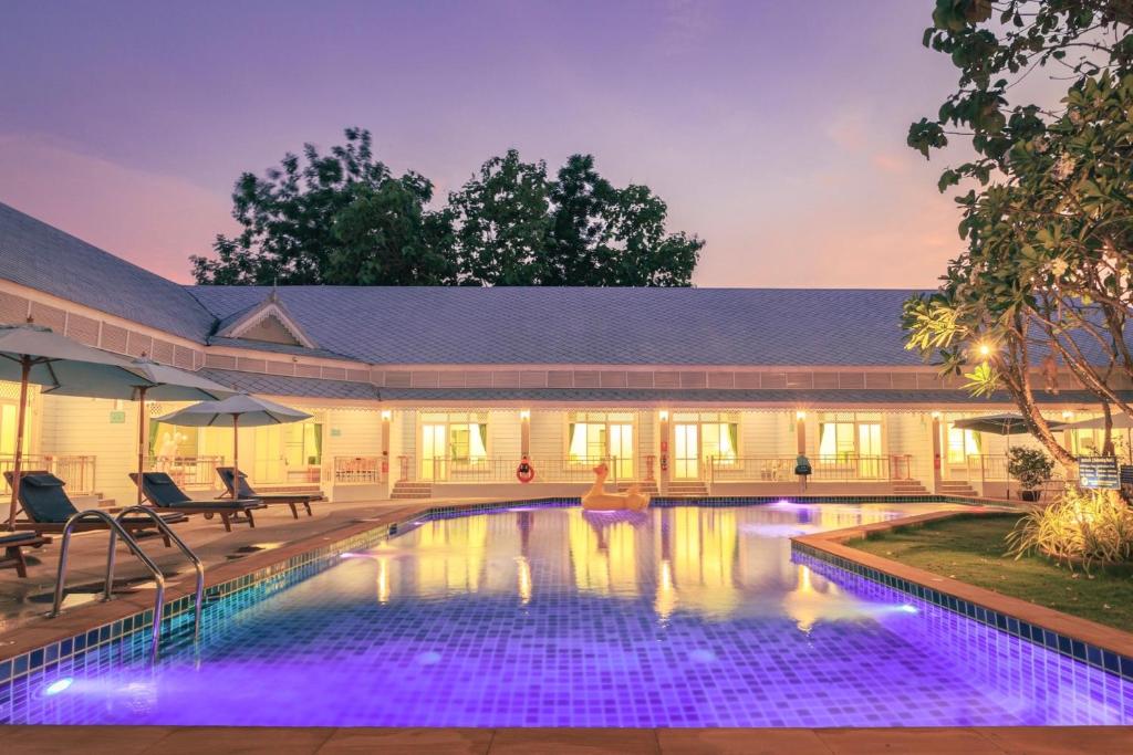 Tubtim Siam River Kwai Resort