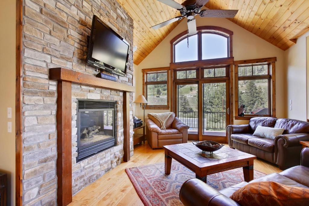 Slopeside Luxury Villa #126 Next To Resort With Steam Shower & Amazing Views - 500 Dollars Of FREE Activities & Equipment Rentals Daily