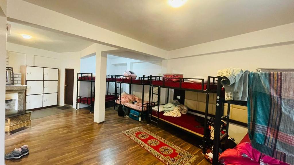 Backpackers Den (TRC)