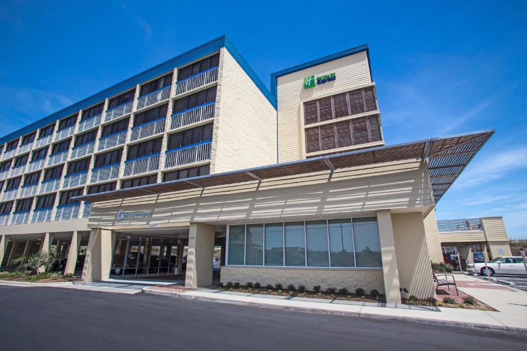 Holiday Inn Express Nags Head Oceanfront, an IHG Hotel