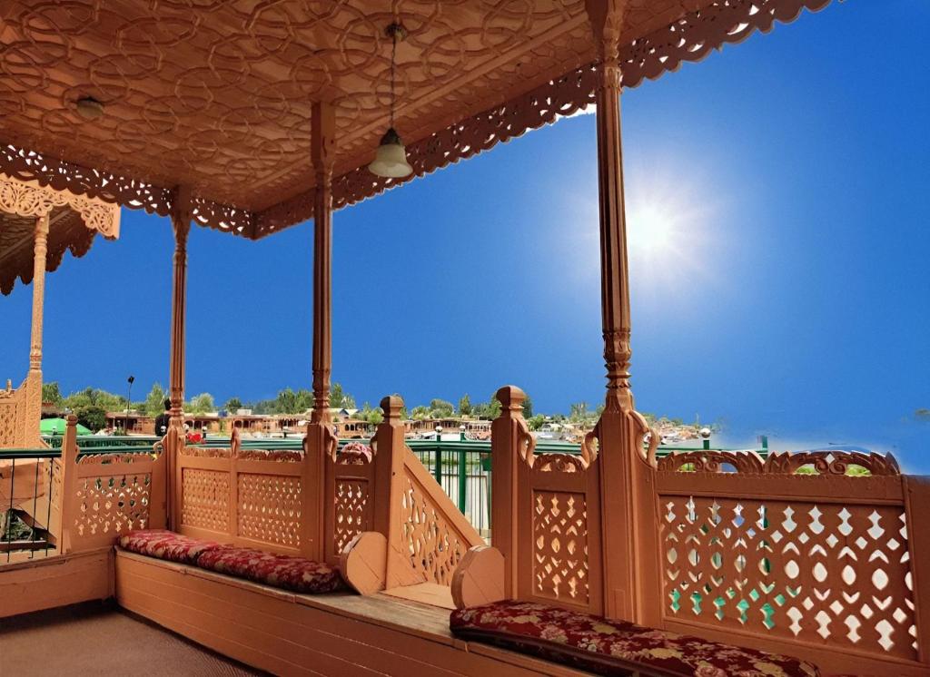 Anam group of houseboats