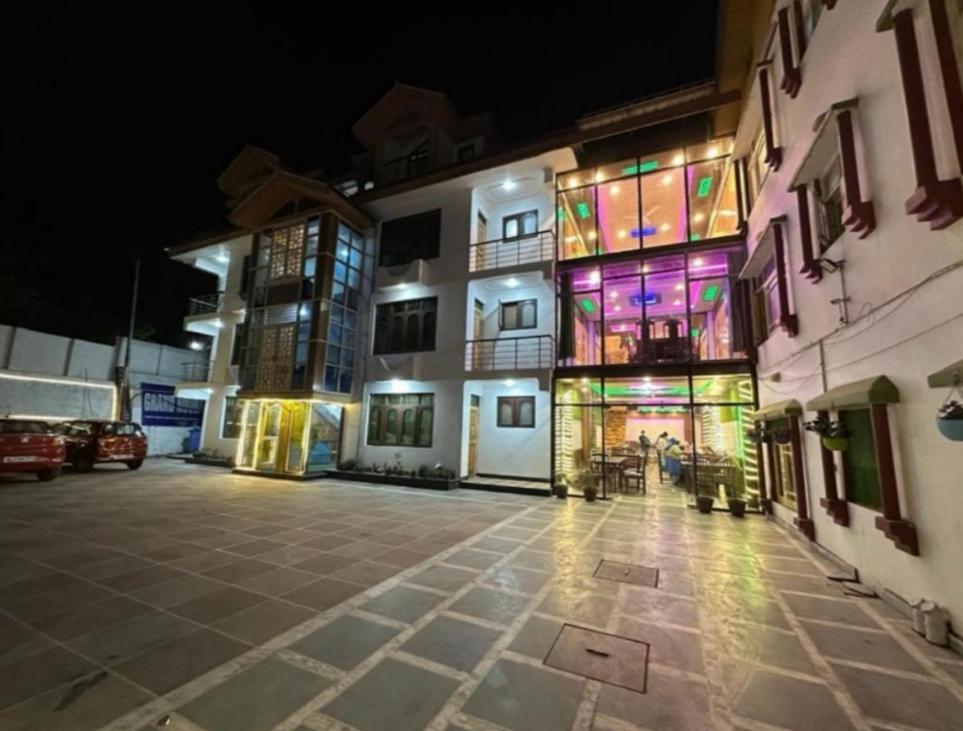 Behtereen resort