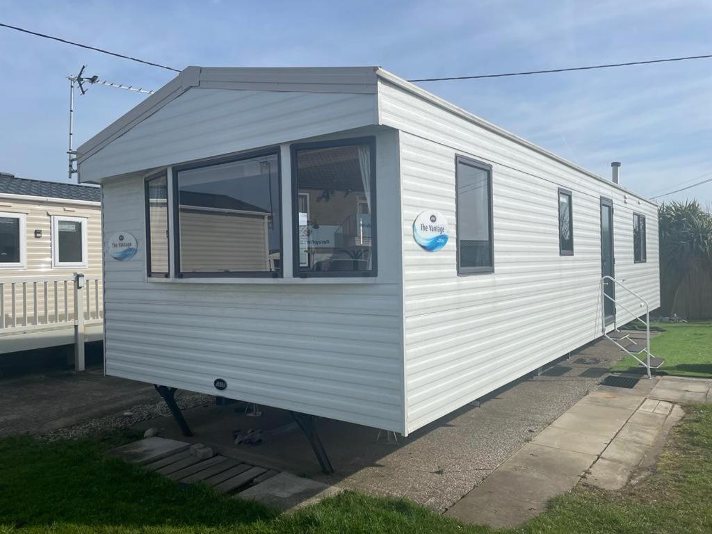 No. 1 Family Caravan at Golden Gate Holiday Centre, Sleeps 6