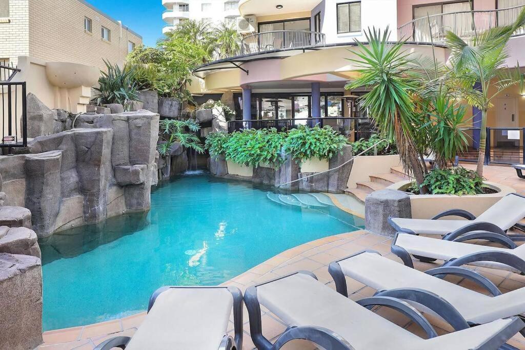 2 Bedroom Central Mooloolaba Resort with Pool, Spa, Mini Golf