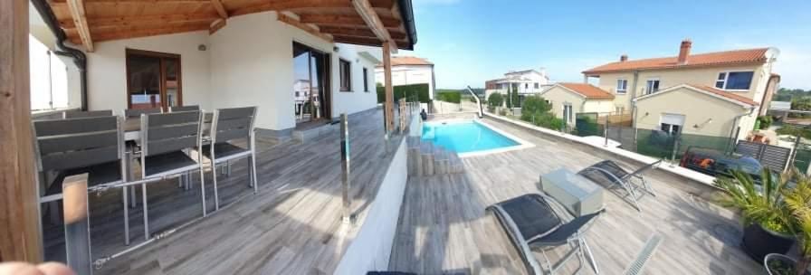 Histria apartment with own private pool near the beach