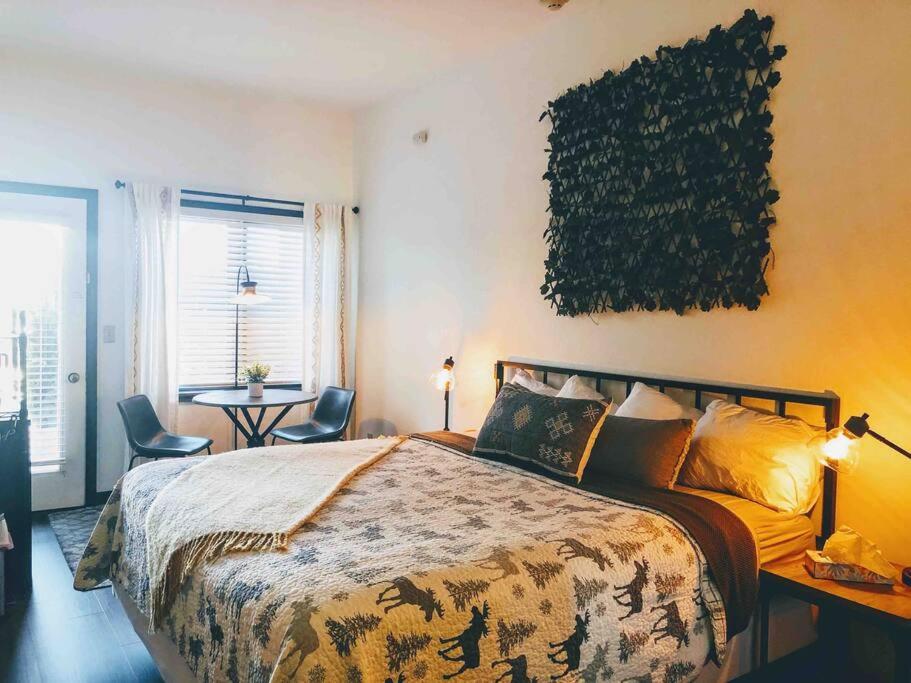 DOCO Rocky Mountain Vacation Rental-King Room with Resort Amenities