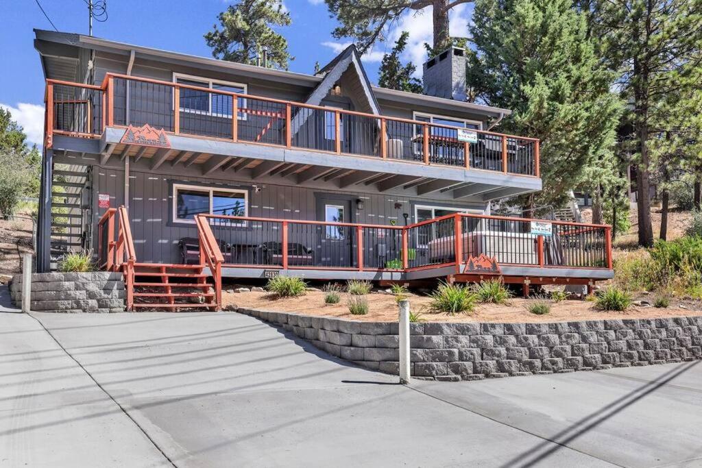 Ursa Major- Ultra Modern Resort Duplex-