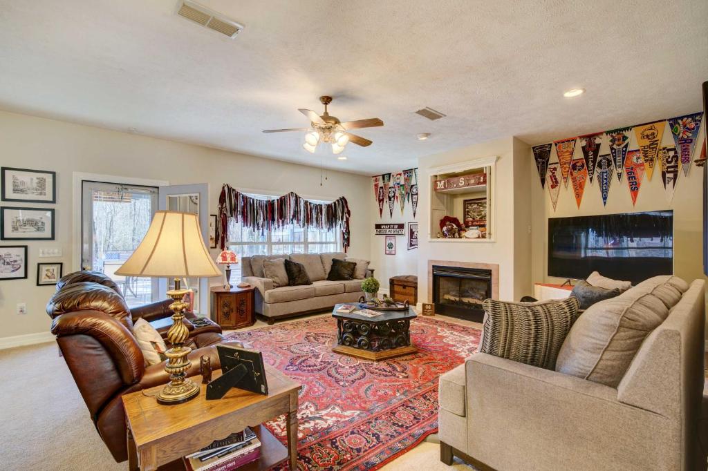 Starkville Vacation Rental about 2 Mi to MSU!