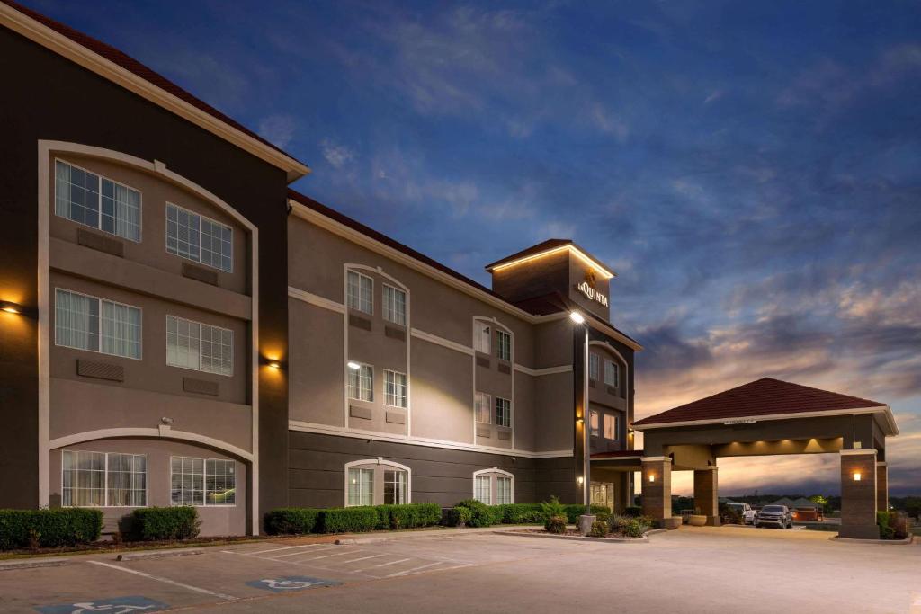 La Quinta by Wyndham Bridgeport