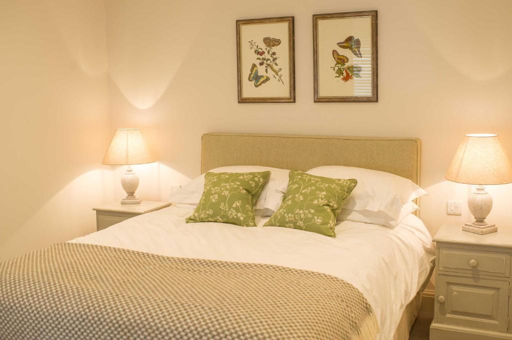 Cowdray Holiday Cottages