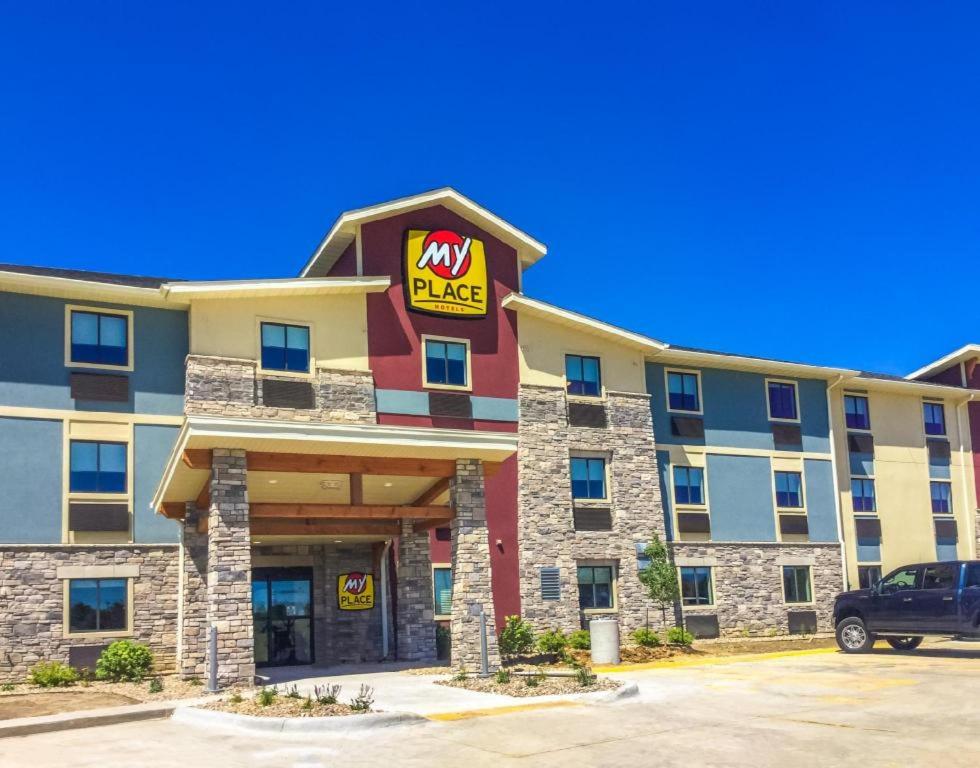 My Place Hotel Davenport
