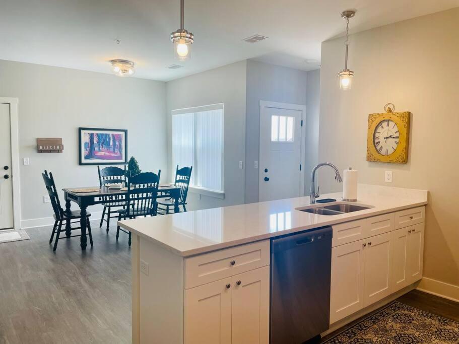 Main Floor 2 Bedroom Condo in Bettendorf