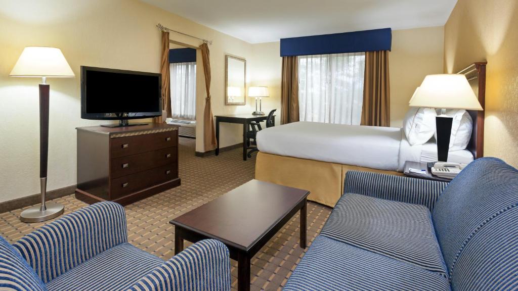 Holiday Inn Express and Suites Allentown West, an IHG Hotel