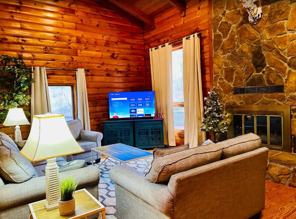 Cozy cabin close to Virginia Tech and Radford University