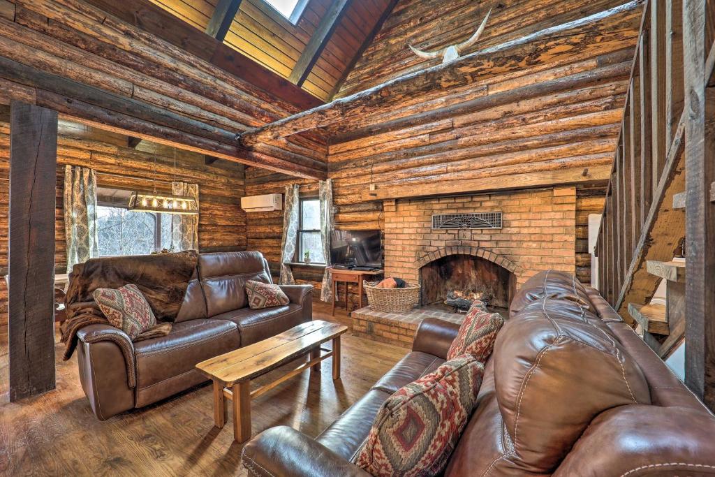 Relaxing Retreat with Private Dock on Claytor Lake!